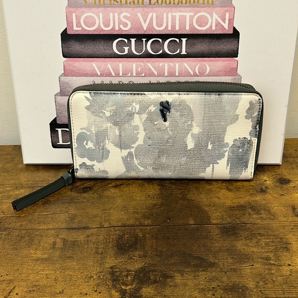 Unbranded Zipper wallet EUC